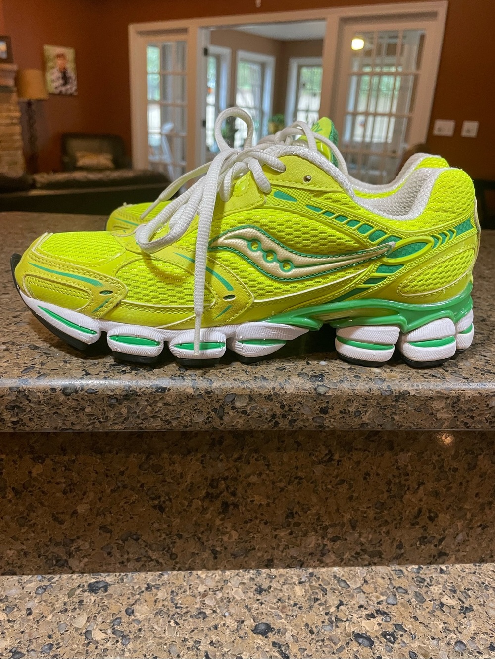 Saucony Grid Propel Plus 2 Vibrant Yellow & Citron Womens Sz 7 Running Shoe